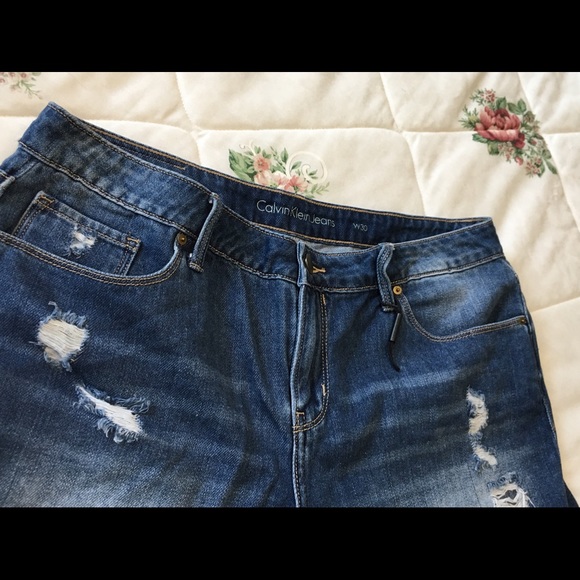 Calvin Klein Shorts Stretch & Distresses - Picture 2 of 4